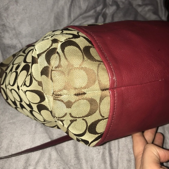 COACH Signature canvas LARGE Hobo - Picture 11 of 16